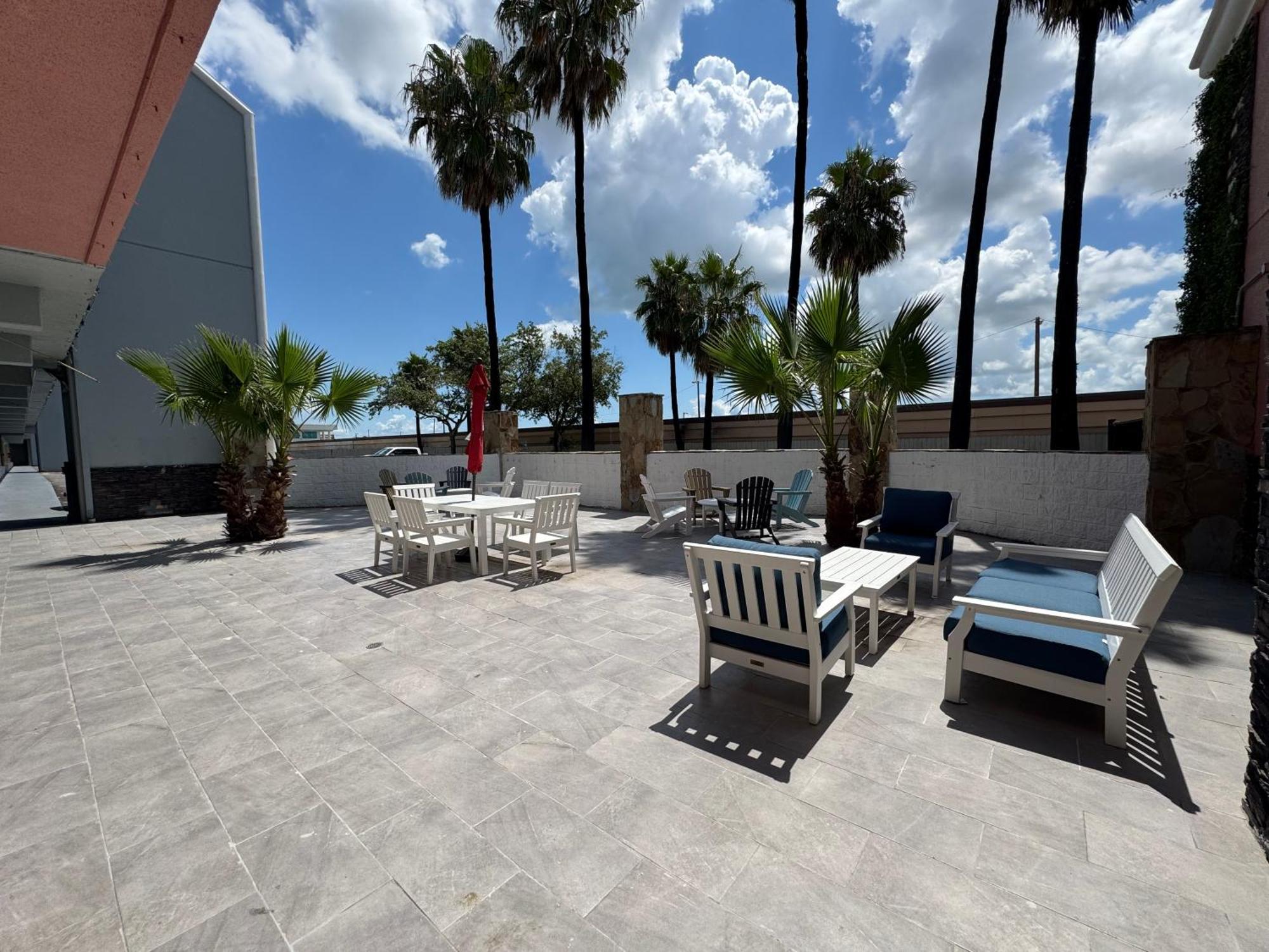 Baymont By Wyndham Corpus Christi Airport Hotel Exterior foto