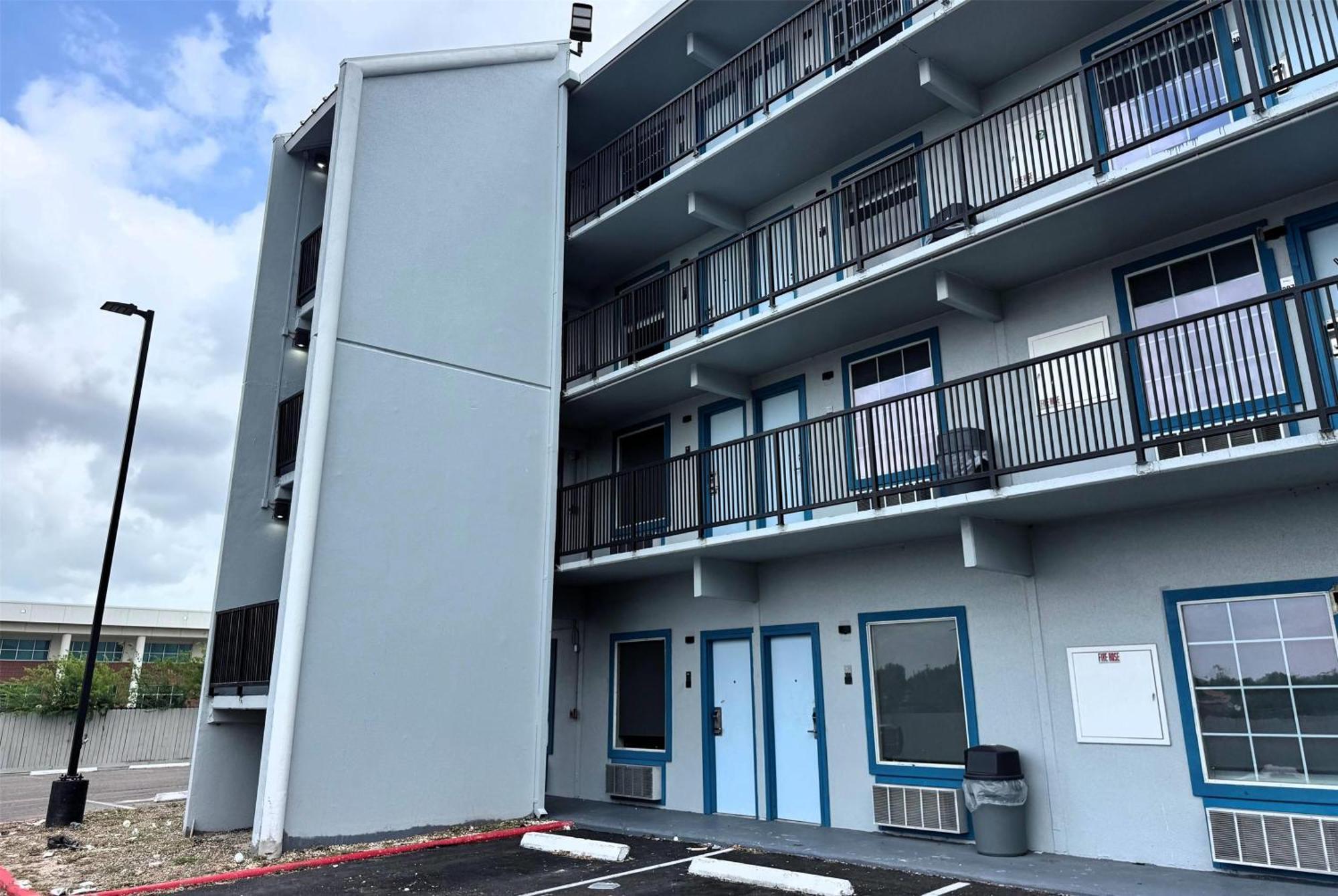 Baymont By Wyndham Corpus Christi Airport Hotel Exterior foto